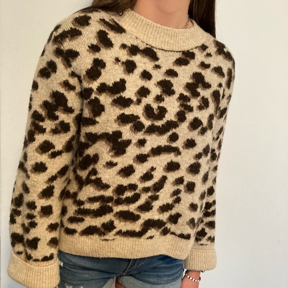 H&M cheetah sweater - Picture 3 of 3